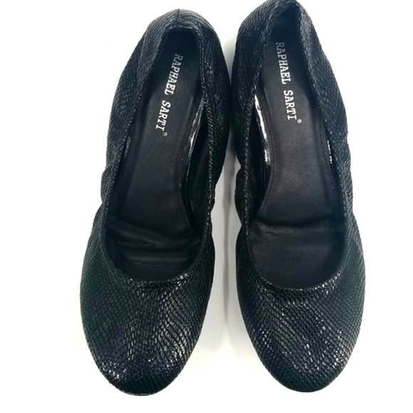 RS Black Genuine Leather Textured Round Toe Ballet Flat - Picture 7 of 9